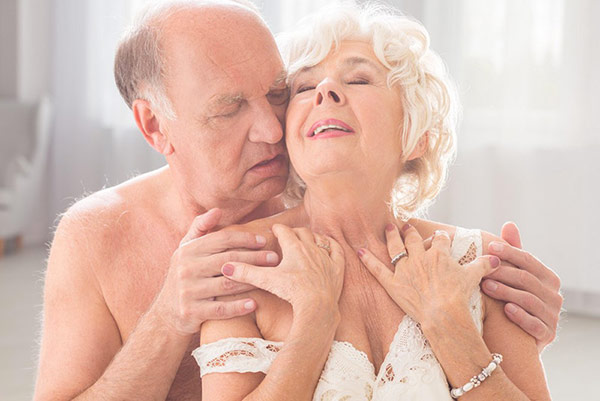 vieille homme actif sexuellement